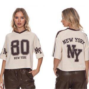 New York Graphic Cream and Brown Top